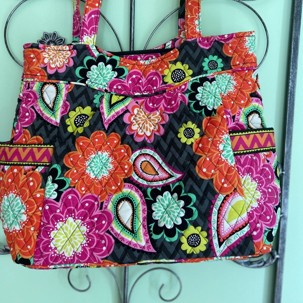 Vera Bradley Ziggy Zinnia pleated tote